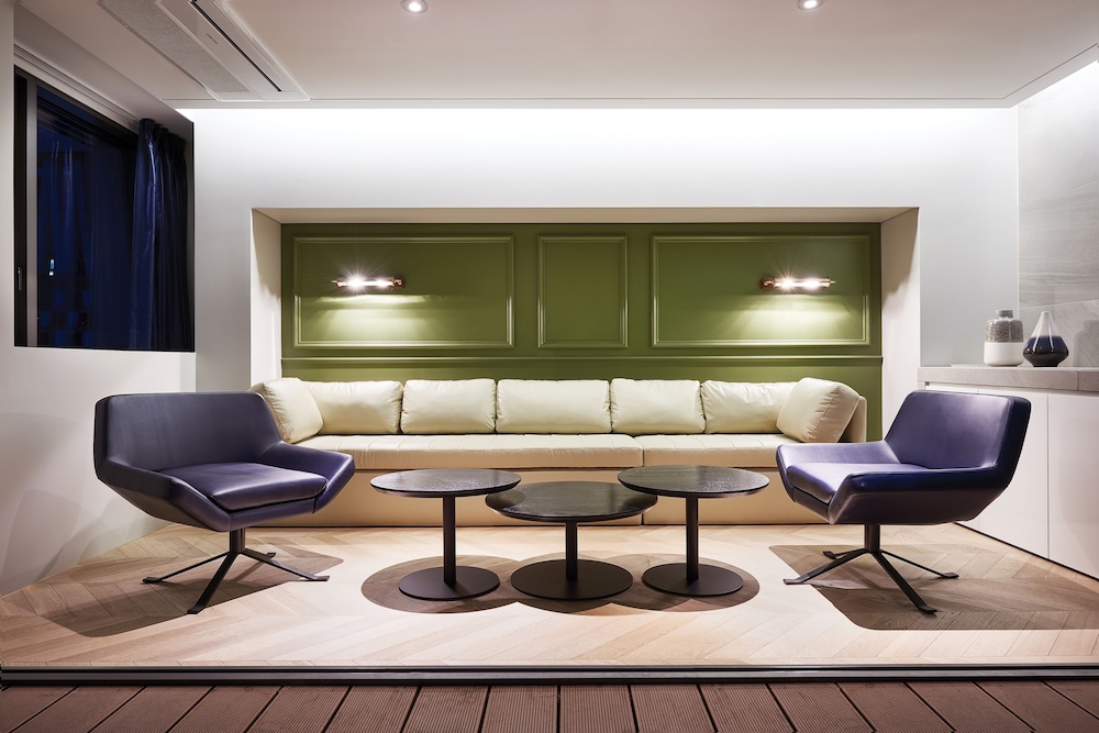 Peyto Executive Suite photo 2