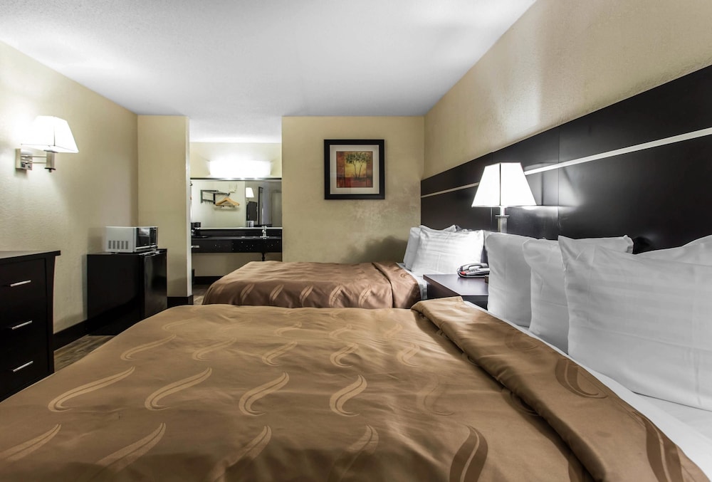 Standard Room, 2 Double Beds, Non Smoking - Photo 1