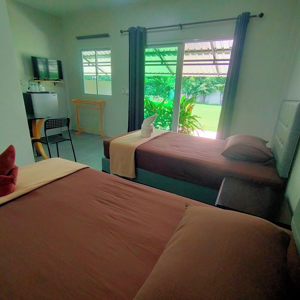 Deluxe Twin Room - Photo 11
