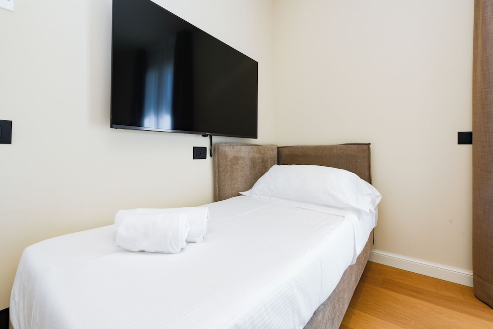 Standard Apartment, Multiple Beds, Kitchenette, Annex Building (Converts to 2 Twin Beds) - Photo 10