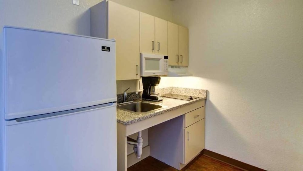 Standard Room, 2 Double Beds, Non Smoking, Kitchenette - Photo 10