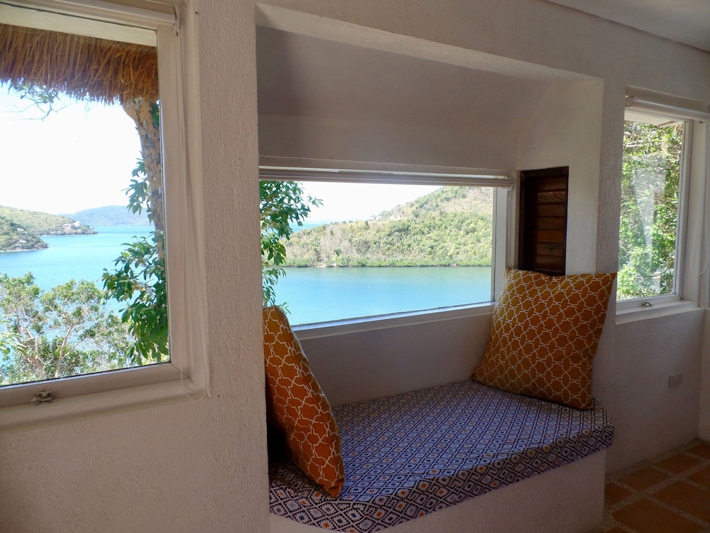 Pavilion Villa, Sea View - Photo 2