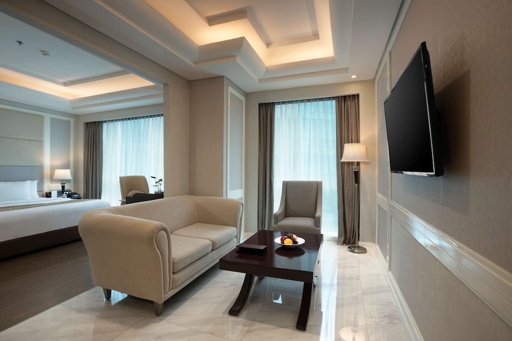 Executive Room, 1 King Bed, Non Smoking (Garden) photo 2