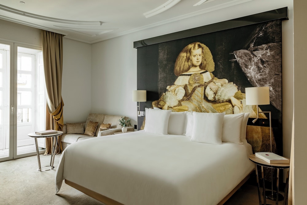 Supreme Room Red Level (2 adults+ 2 children)