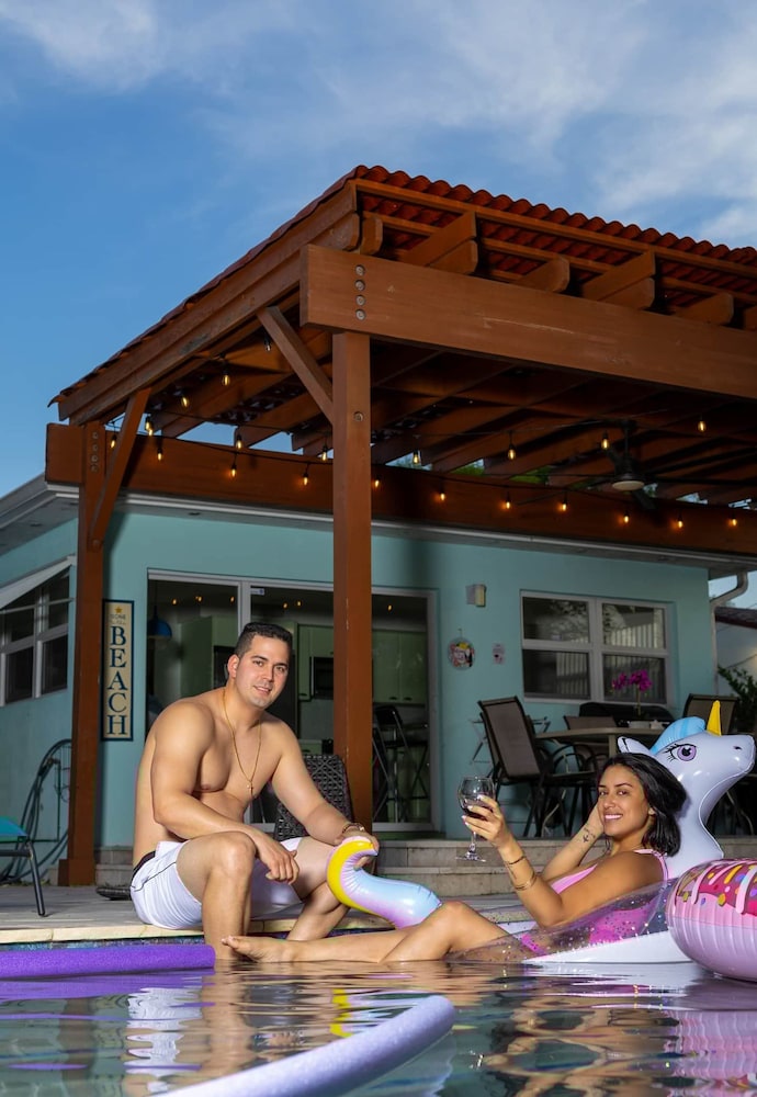 Beachside Bliss Luksus Privat Pool BBQ King Size Seng, Billede 14