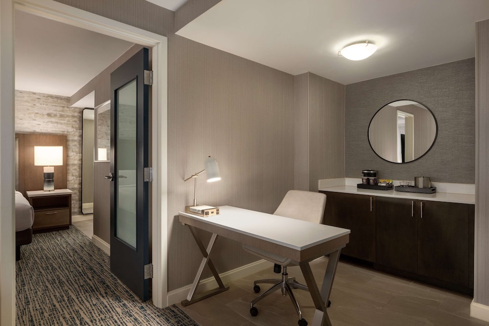 Suite, 1 Bedroom - Photo 4