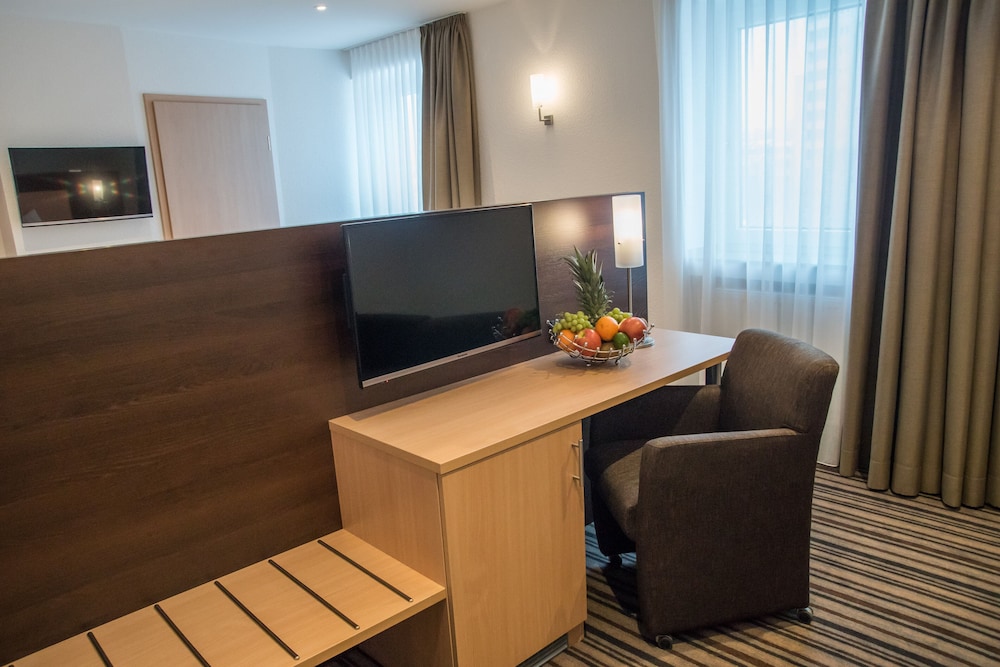 Superior doube room, 25 sqm, nonsmoking, with armchair - Photo 2