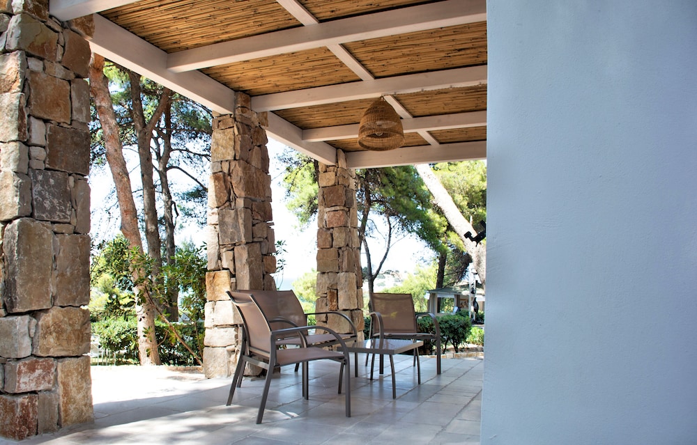 Grand Suite, 1 Bedroom, Garden View, Beachside