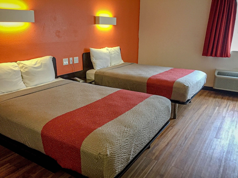 Deluxe Room, 2 Double Beds, Non Smoking, Refrigerator & Microwave - Photo 6