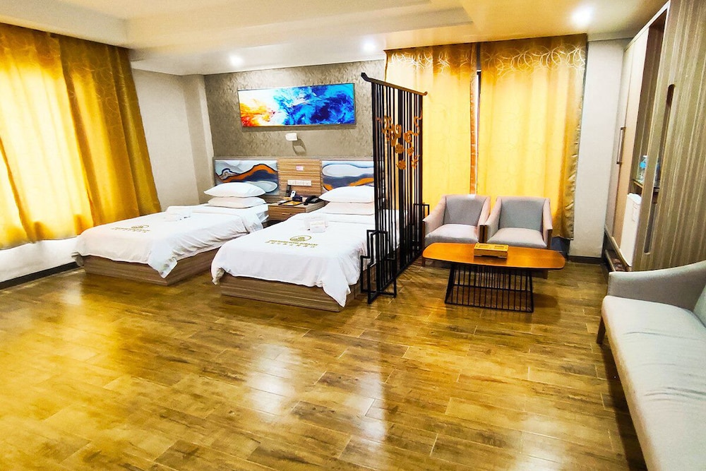 Executive Room - Photo 2