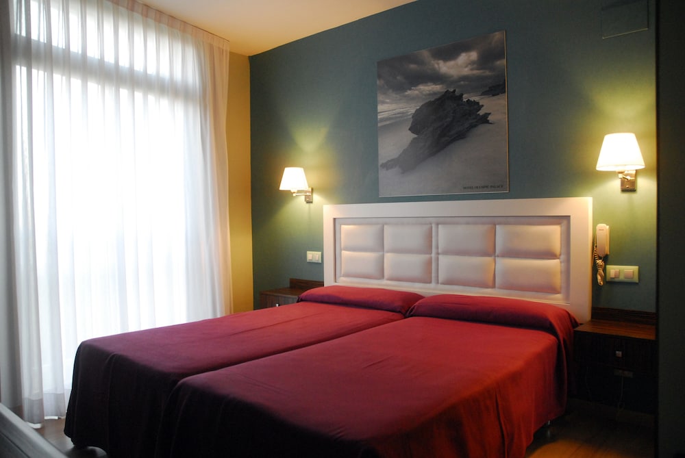 Double or Twin Room (2 Adults + 2 Children) photo 3