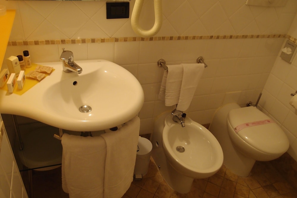 Economy Double Room - Photo 6