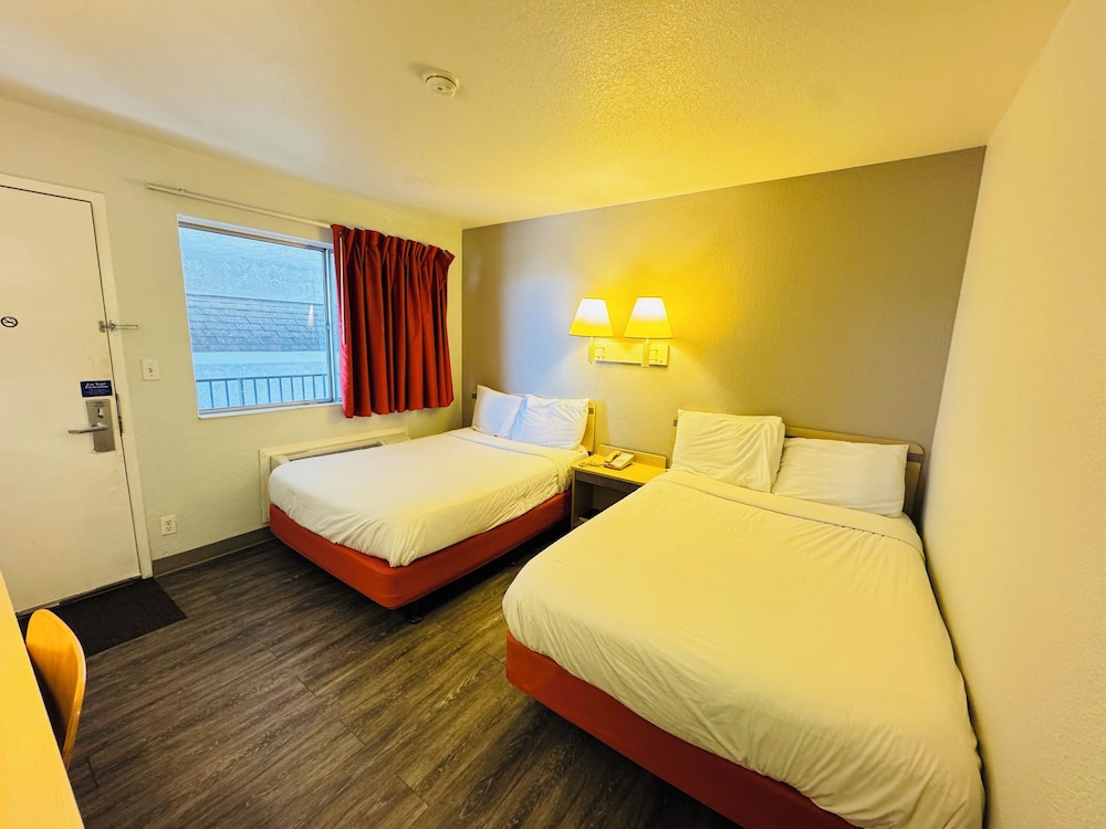 Standard Room, 2 Double Beds, Non Smoking, Kitchenette - Photo 2