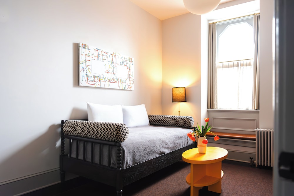 Suite, Multiple Beds (Pearl St) photo 2
