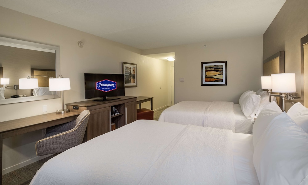 Room, 2 Queen Beds, Accessible, Bathtub photo 2