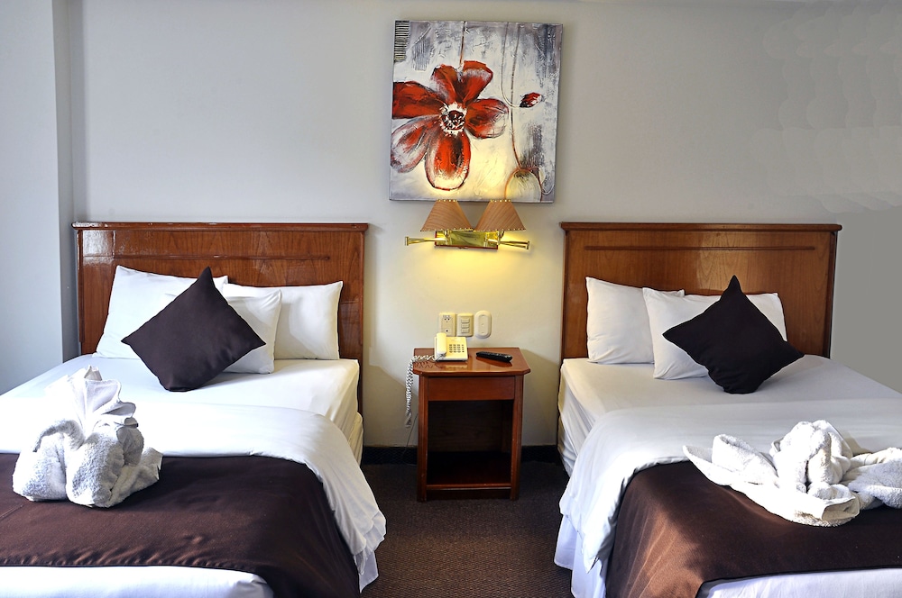 Standard Twin Room, Private Bathroom - Photo 9