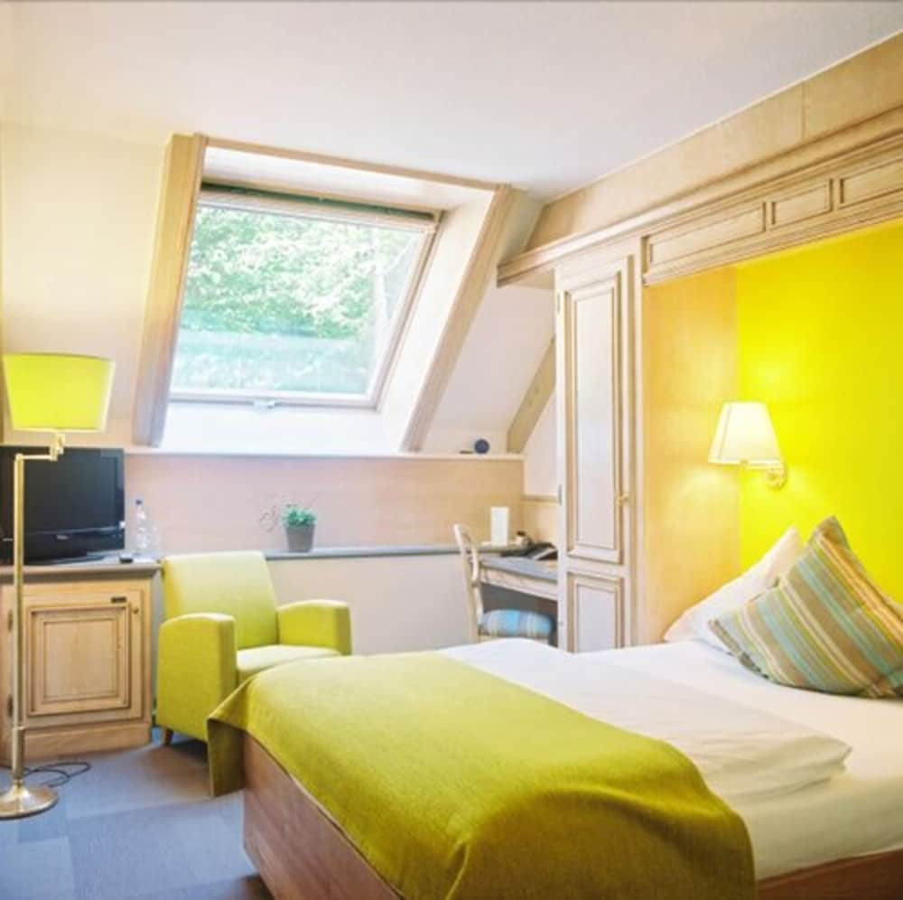 Classic Single Room