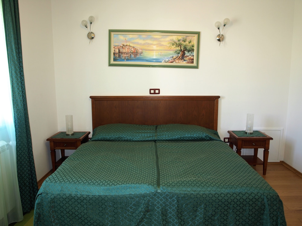 Premier Apartment, 1 Bedroom, Balcony, Garden Area photo 3