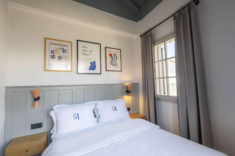 Standard Double Room - Photo 11