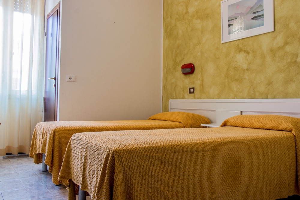 Double or Twin Room photo 1