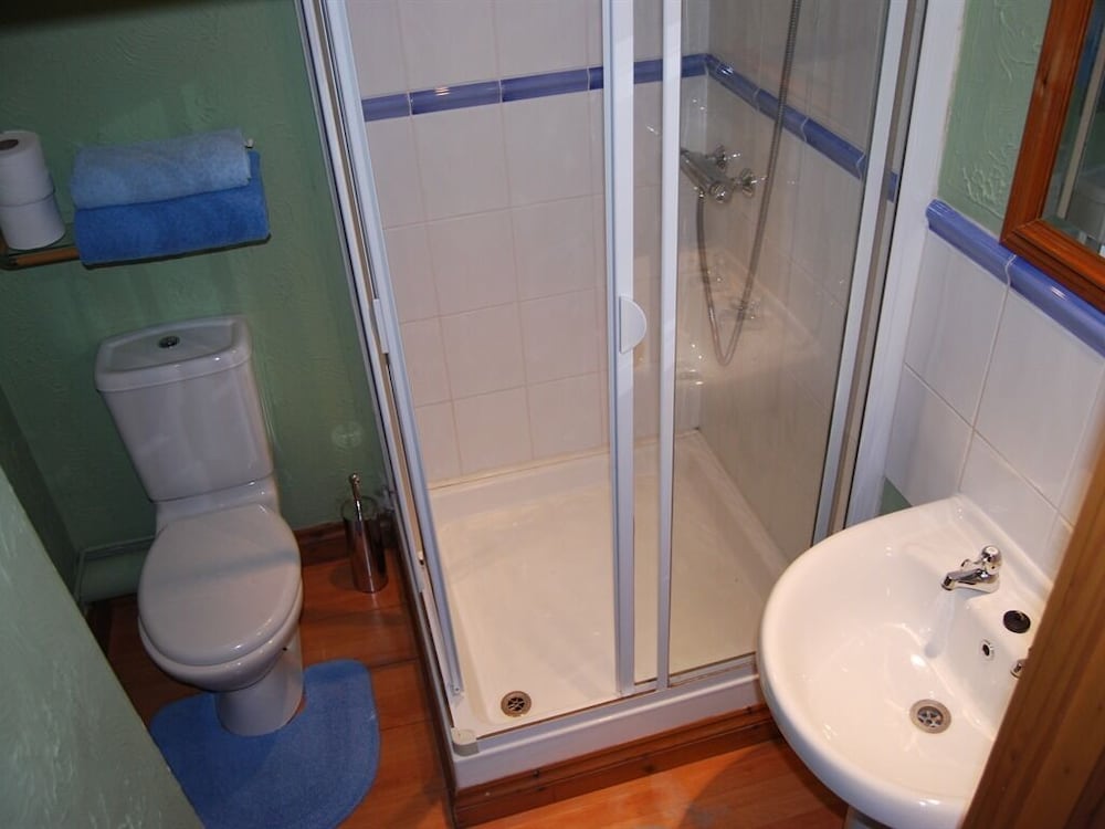 Standard Double Room, Ensuite photo 3