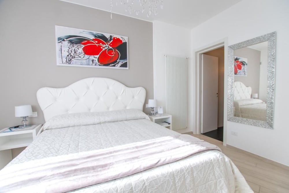 Double Room, Garden View (Glamour) photo 2