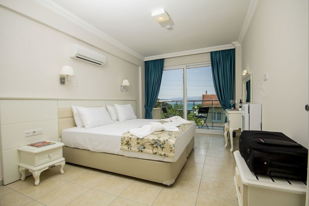 Suite, Sea View