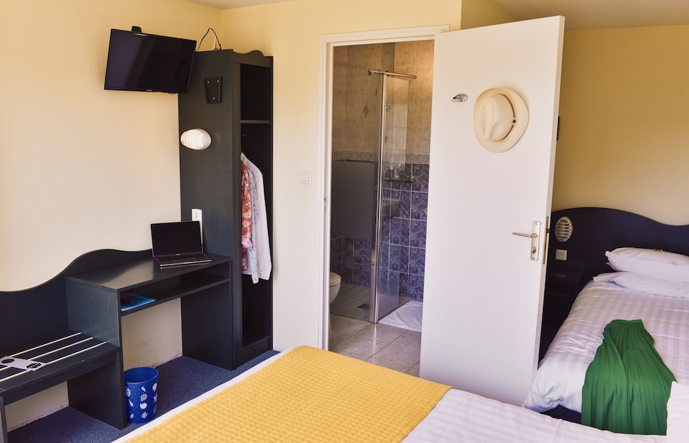 Standard Triple Room, Garden View photo 2