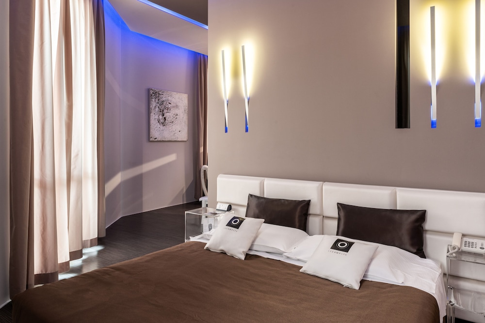 Luxury Suite, 1 Bedroom, Balcony - Photo 3