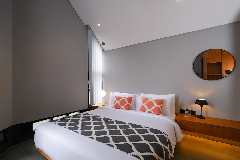 One Bedroom Villa with Private Pool - Photo 2