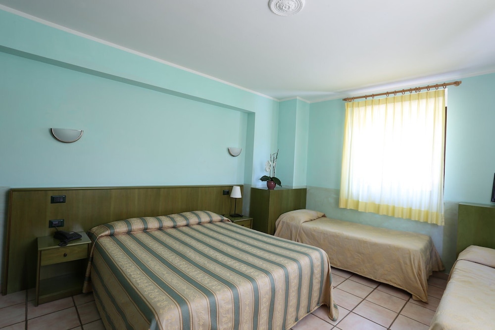 Quadruple Room photo 2