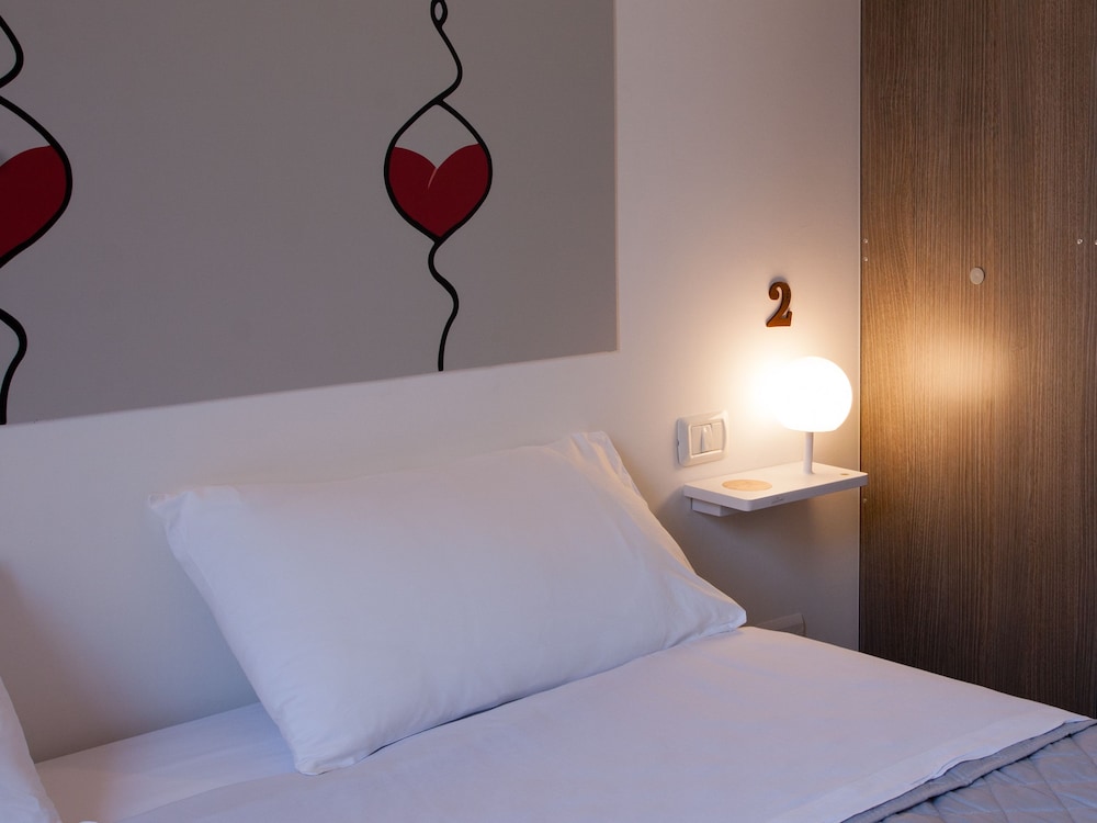 Deluxe Double or Twin Room, Private Bathroom