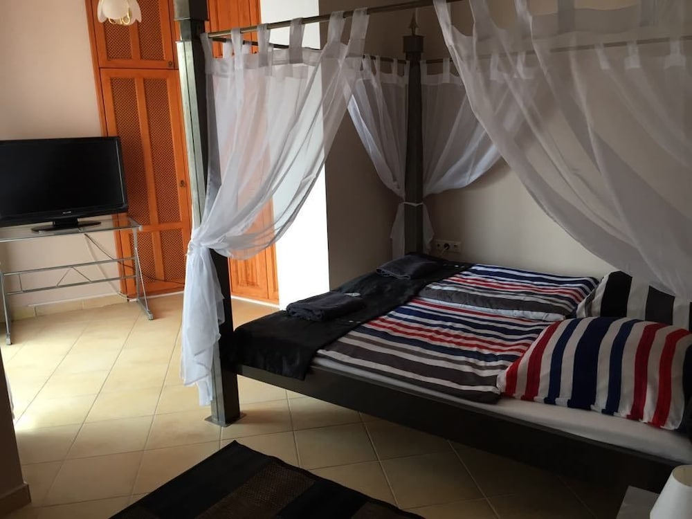 Romantic Room, 1 King Bed photo 1