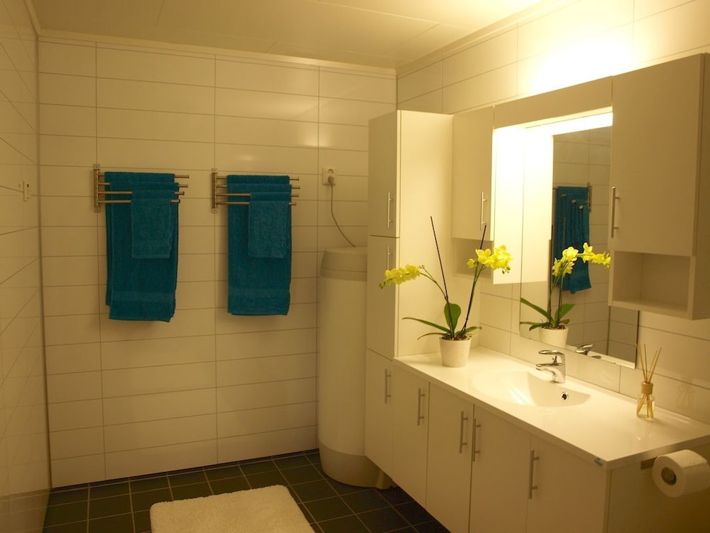 Apartment, 3 Bedrooms And 1 Alcove photo 3