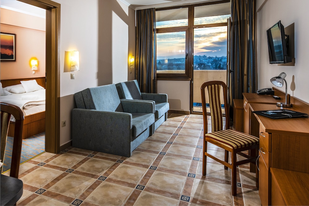 Classic Apartment, Multiple Beds, City View photo 3