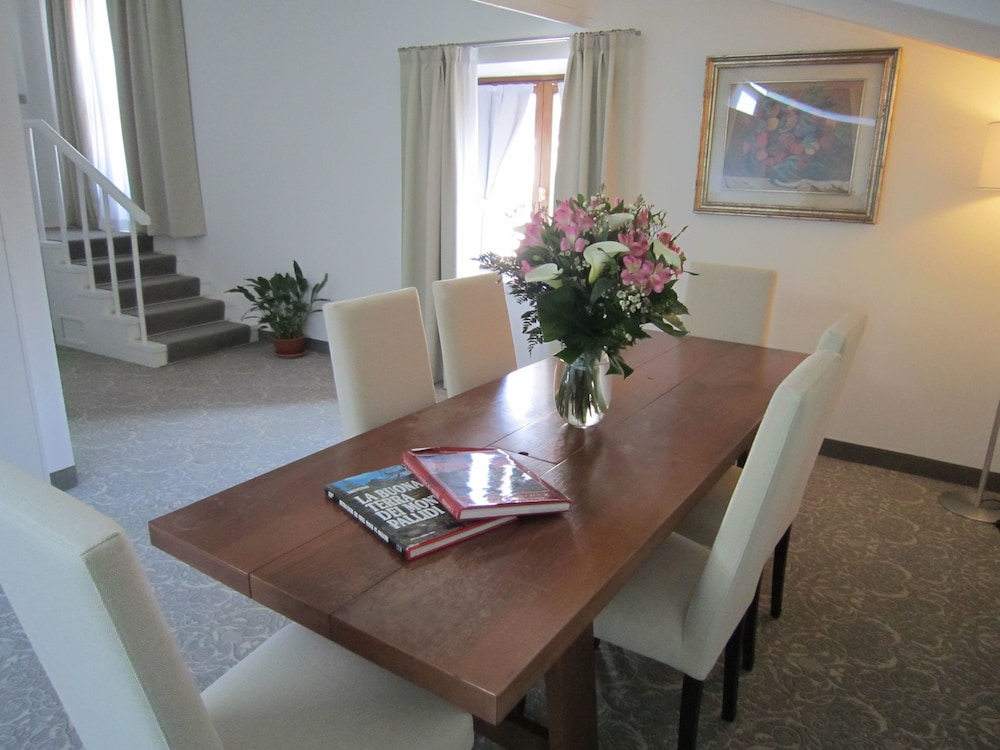 Suite - Photo 4