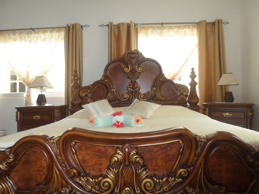 Superior Room, 1 King Bed photo 3