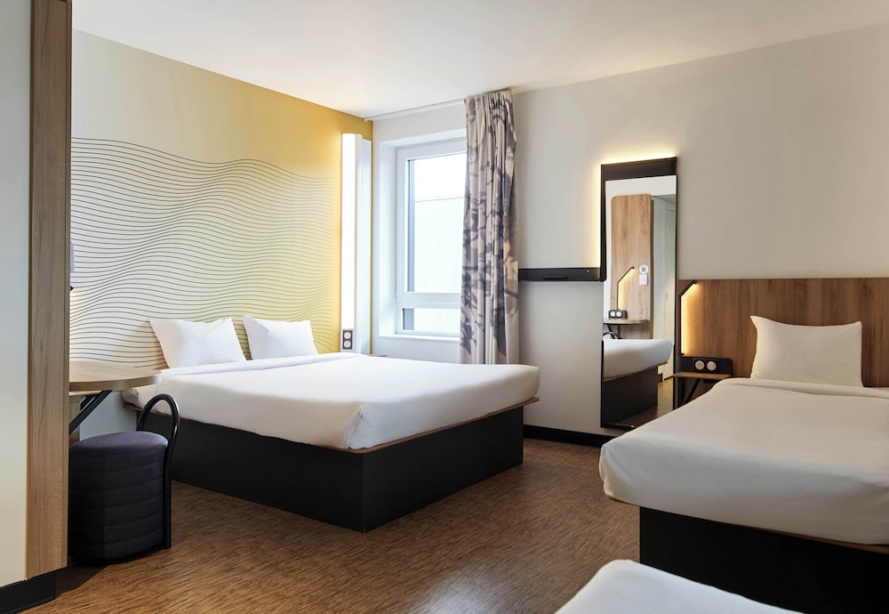 Quadruple Room - Photo 1