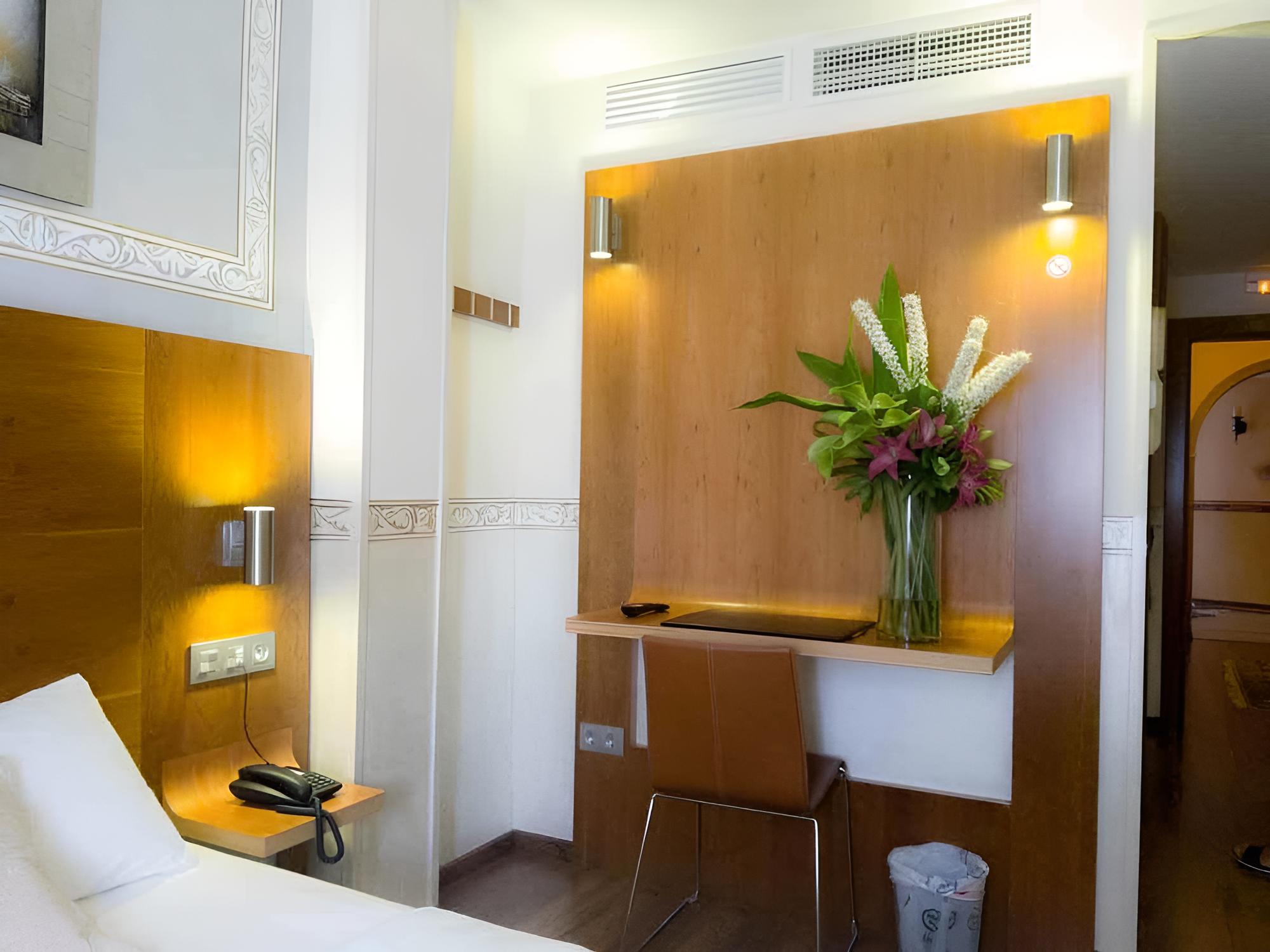 Basic Room, 1 Double Bed