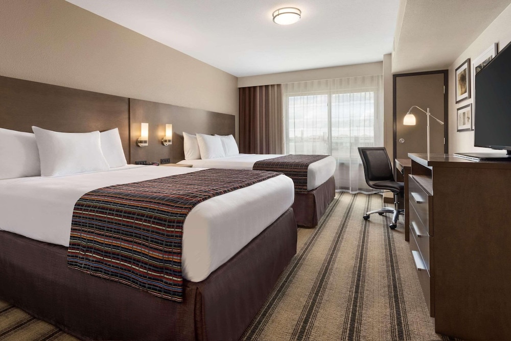Country Inn & Suites by Radisson, St Cloud West, MN