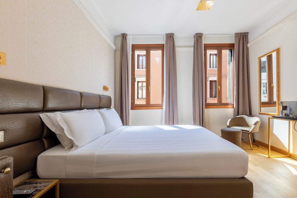 Standard room - Canal View photo 1