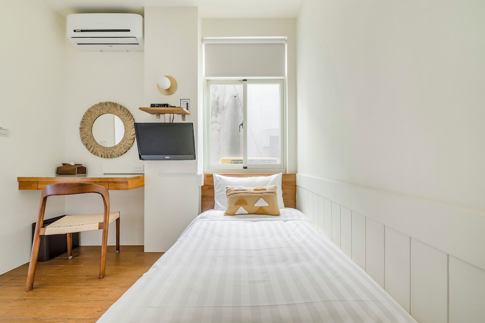 Small Single Room photo 1