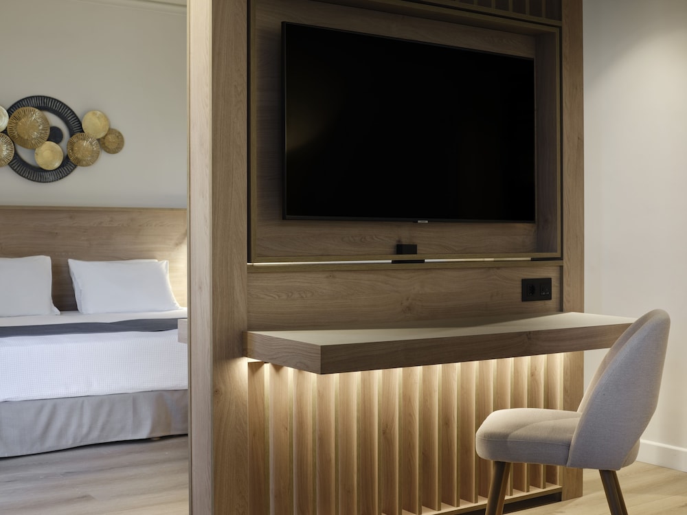 Family Suite Limited Sea View (Open Plan) - Photo 3