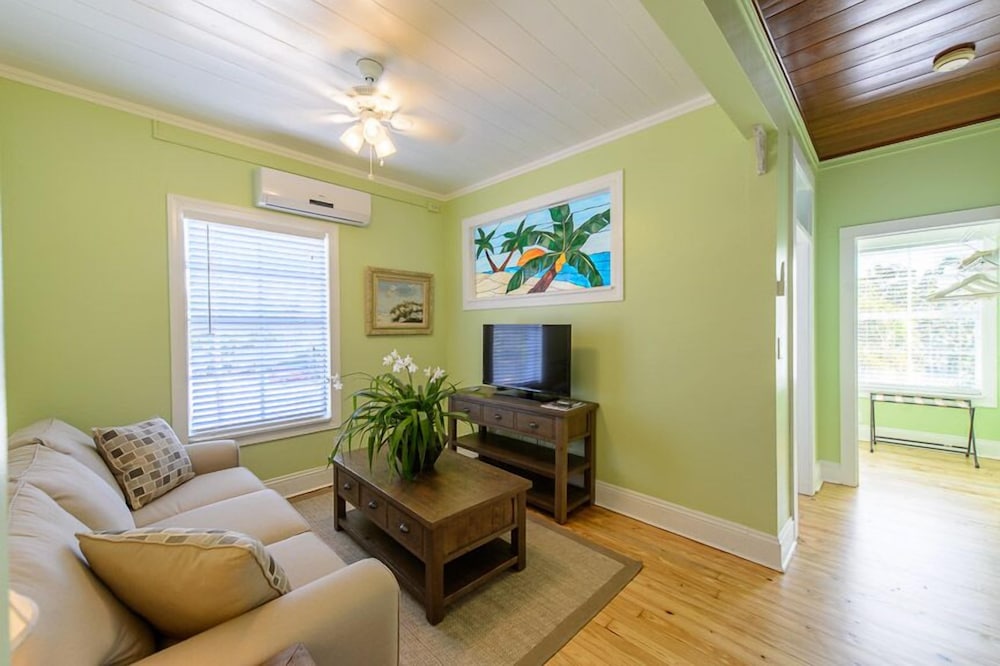 Bermuda Suite, 1 Bedroom, Kitchen, River View