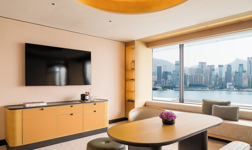 Club Suite, 1 Bedroom, Club Lounge Access, Harbor View (High Floor)