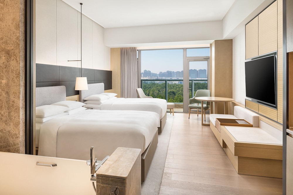 Executive Twin Room, 2 Twin Beds, Smoking, Garden View - Photo 1