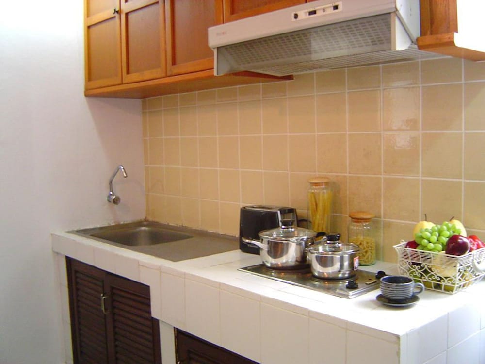 One Bedroom Apartment - Photo 3
