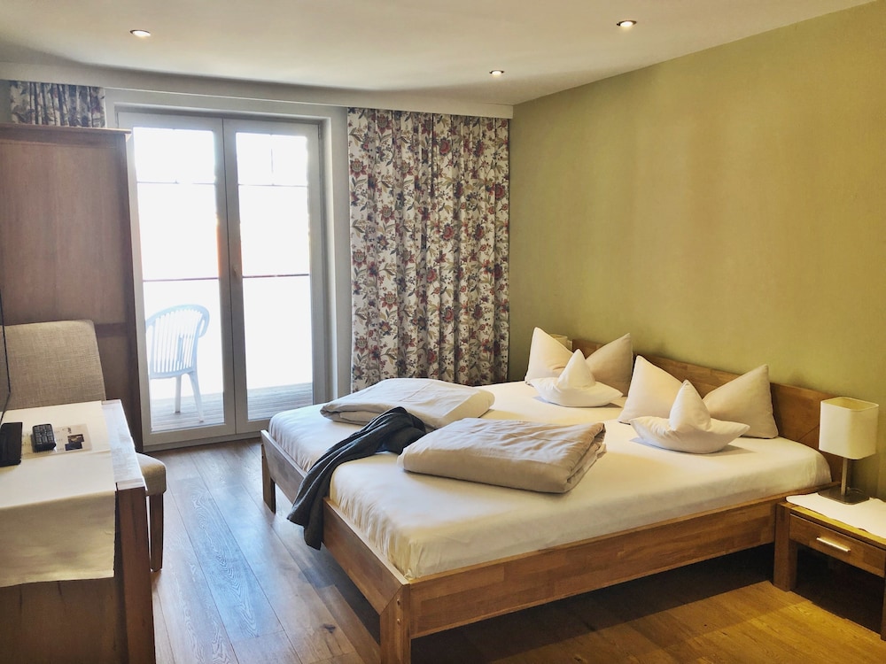 Family Room, 2 Bedrooms