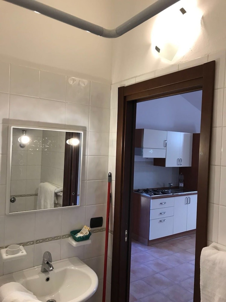 Twin Room, Kitchenette photo 3