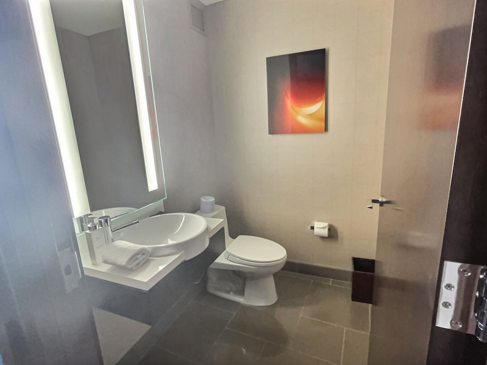 Vdara Studio Aria View - Photo 9